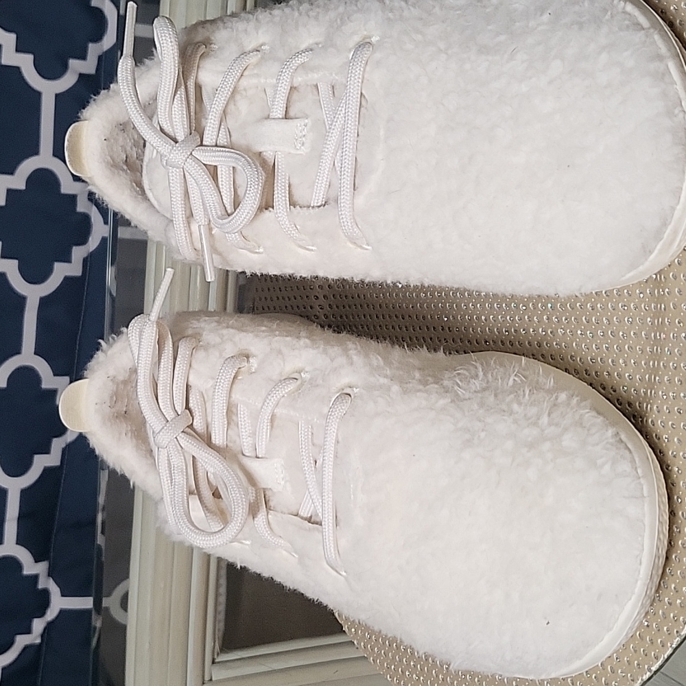 Wool Runner Fluffs, W11, Natural white (cream)